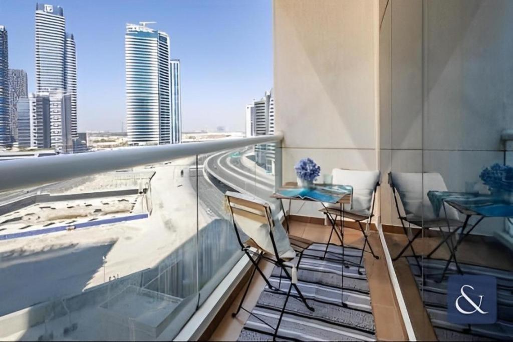 Burj Al Nujoom Downtown, Mall & Burj Khalifa Apartment *