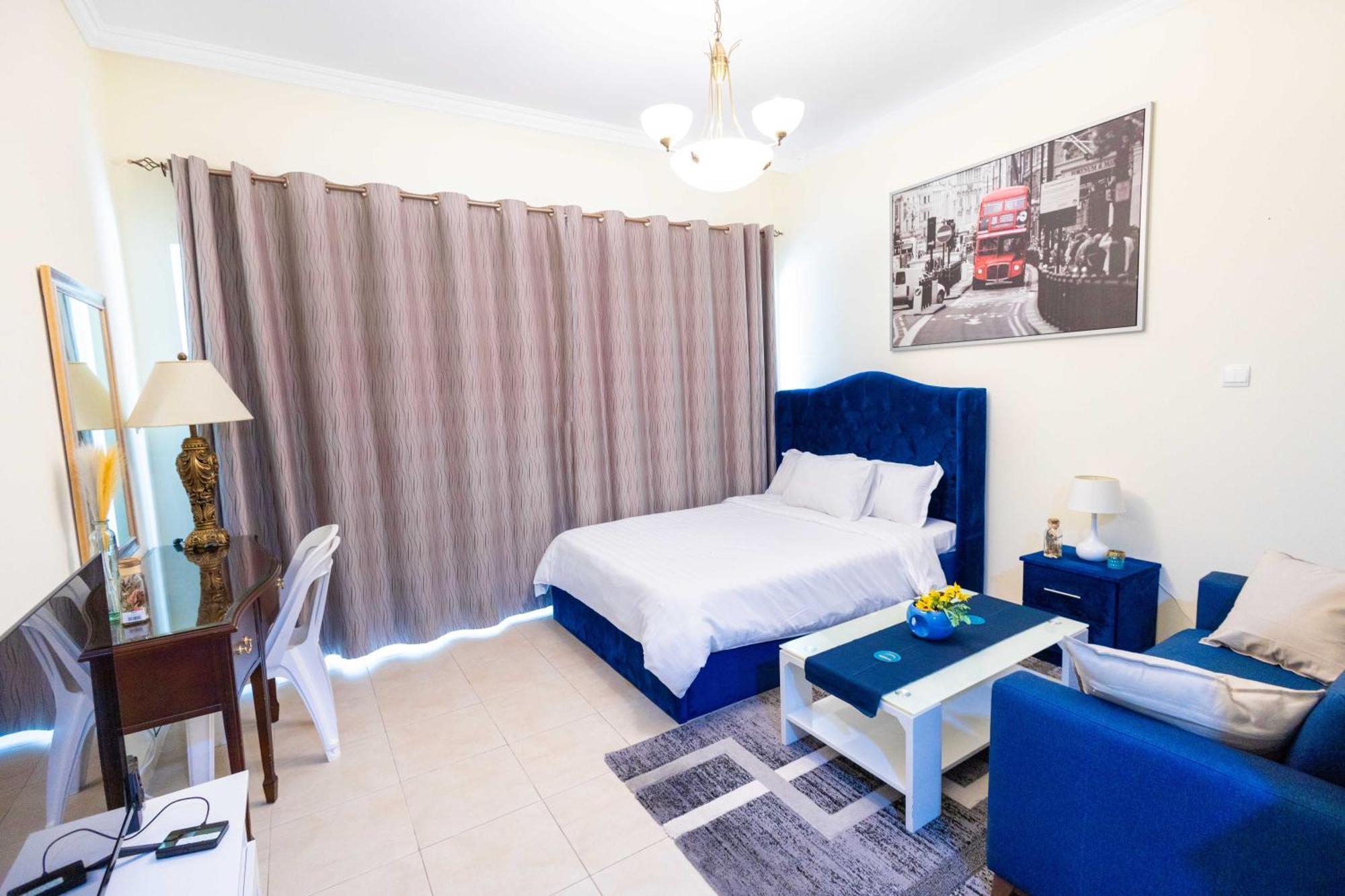 Burj Al Nujoom Downtown, Mall & Burj Khalifa Apartment *