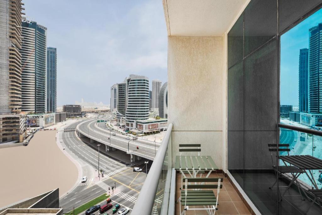 Burj Al Nujoom Downtown, Mall & Burj Khalifa Apartment *