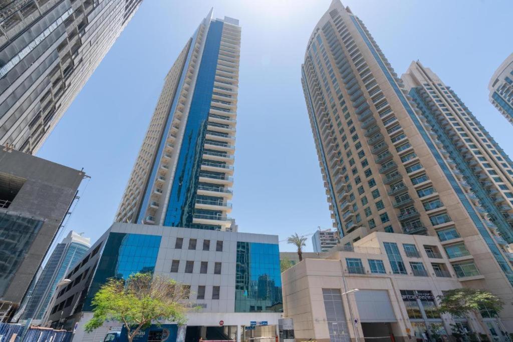 Burj Al Nujoom Downtown, Mall & Burj Khalifa Apartment *