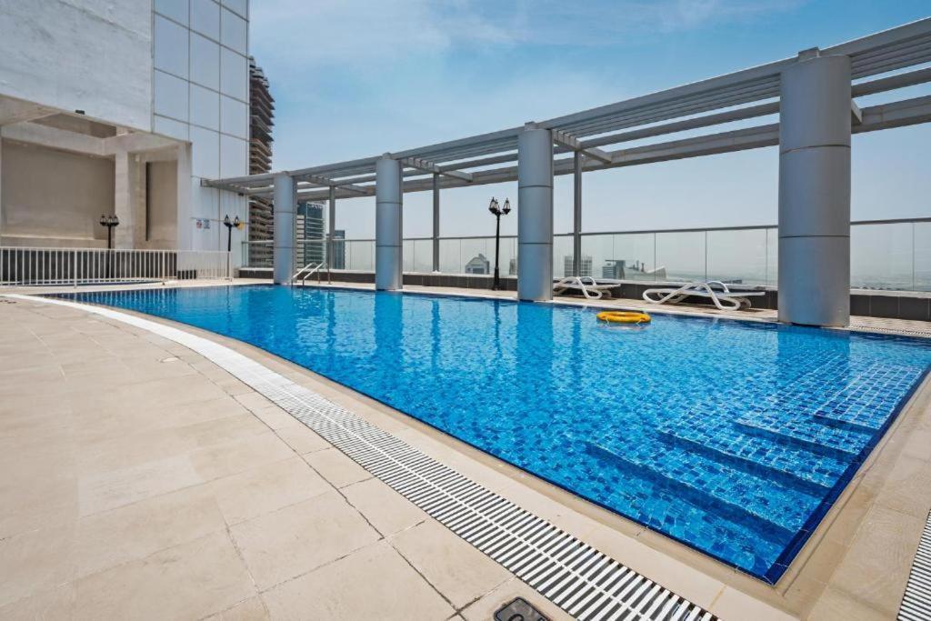 Burj Al Nujoom Downtown, Mall & Burj Khalifa Apartment
