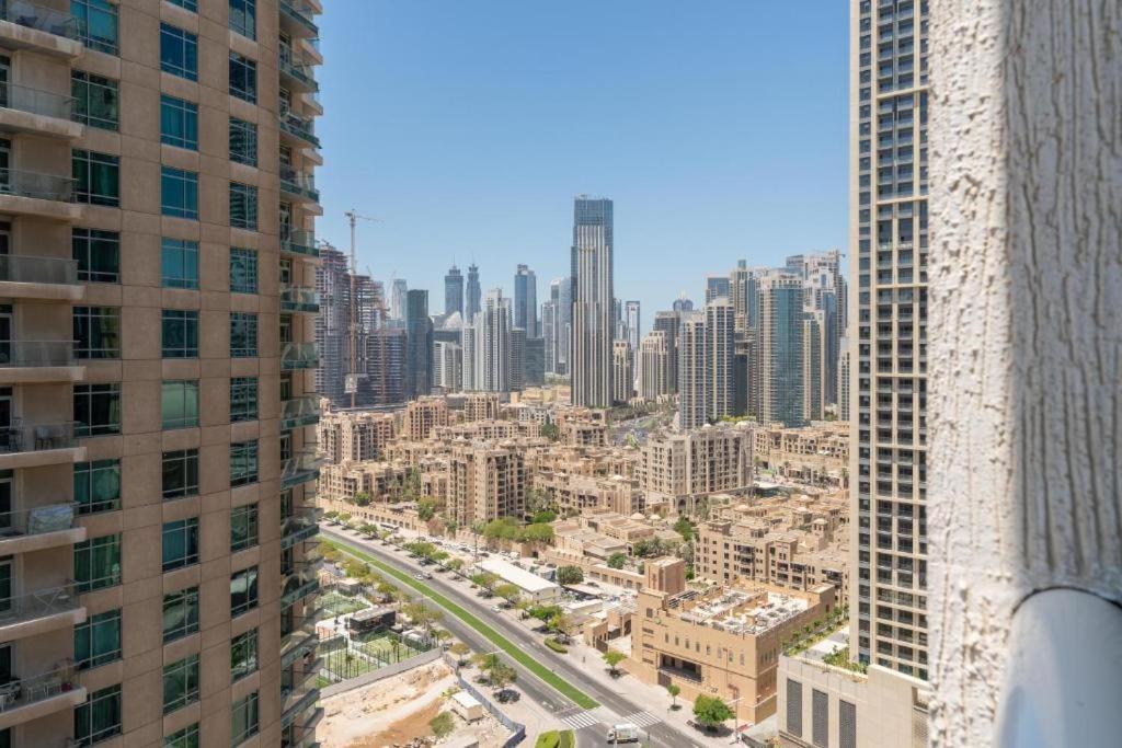 Burj Al Nujoom Downtown, Mall & Burj Khalifa *