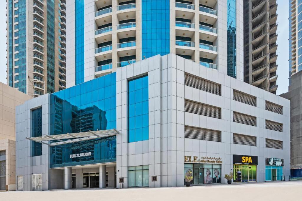 Burj Al Nujoom Downtown, Mall & Burj Khalifa Dubai