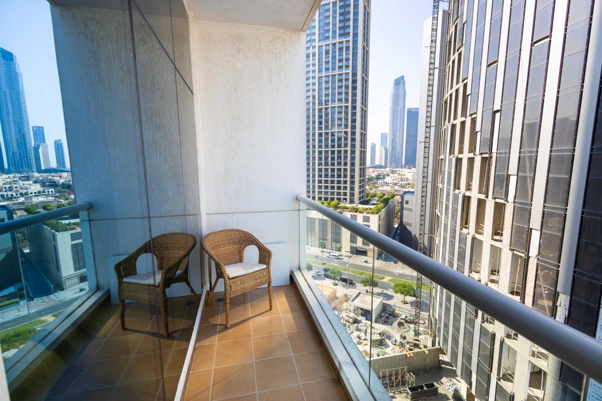 Burj Al Nujoom Downtown, Mall & Burj Khalifa Apartment