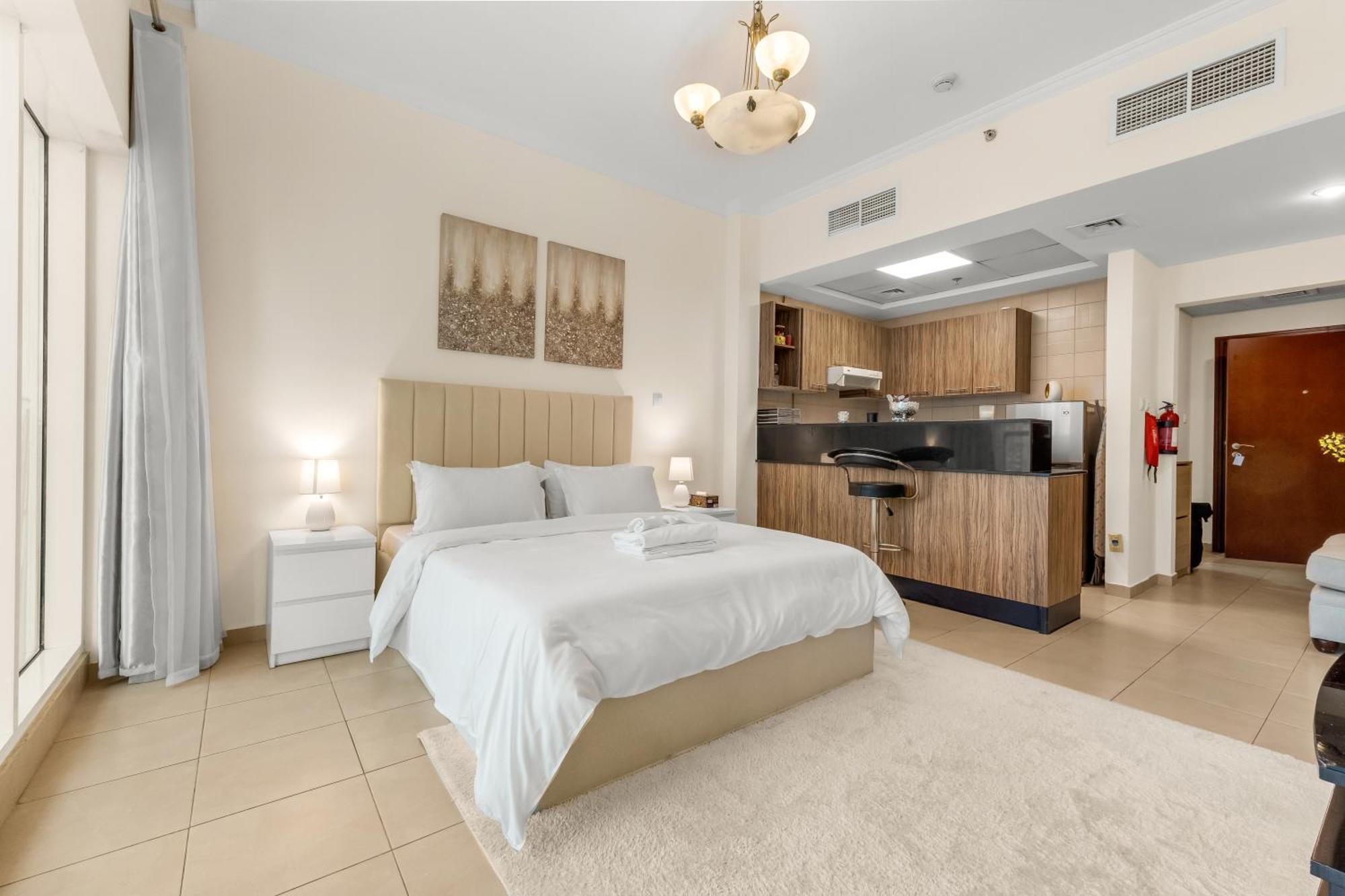 Burj Al Nujoom Downtown, Mall & Burj Khalifa Apartment *