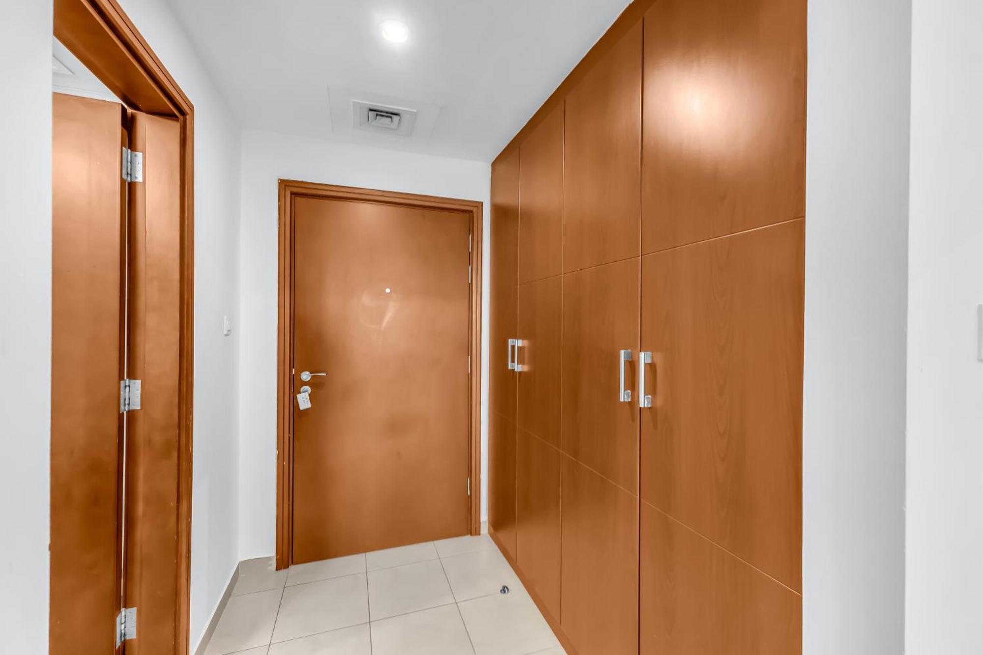 Burj Al Nujoom Downtown, Mall & Burj Khalifa Apartment *