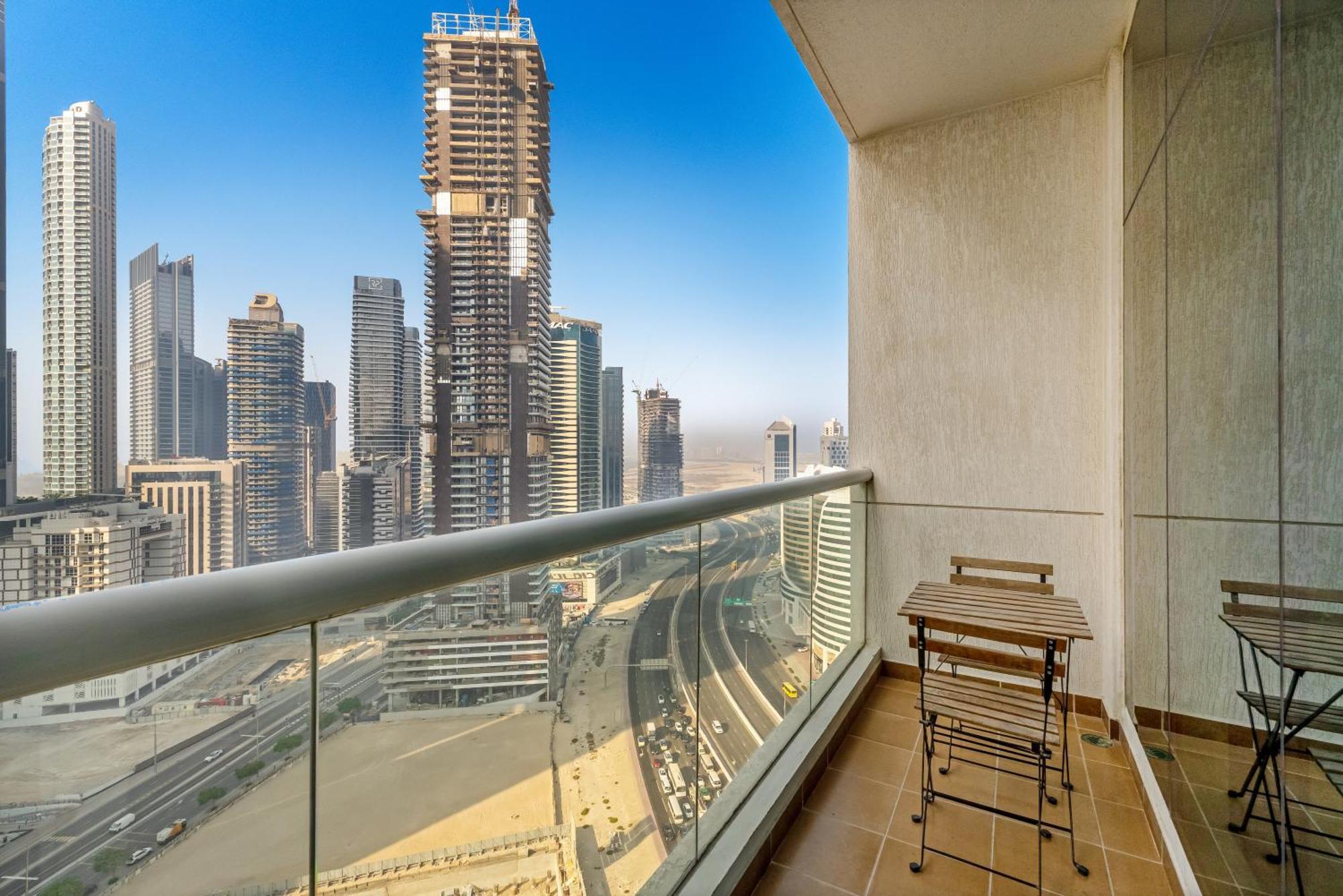 Burj Al Nujoom Downtown, Mall & Burj Khalifa Dubai